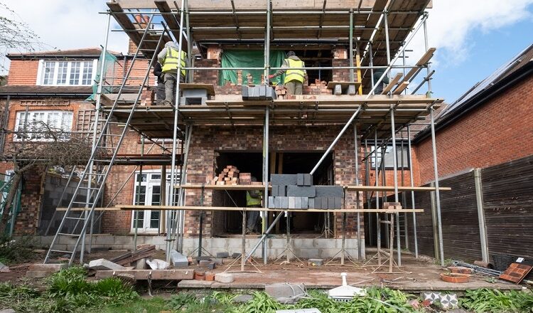 5 Invaluable Tips for Successfully Undertaking House Extension Projects